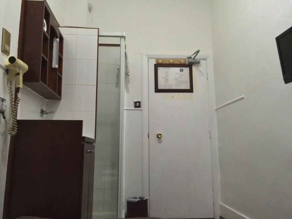 ลอนดอน คอนติเน็นตัล โฮเต็ล Hotel ห้อง รูปภาพ
