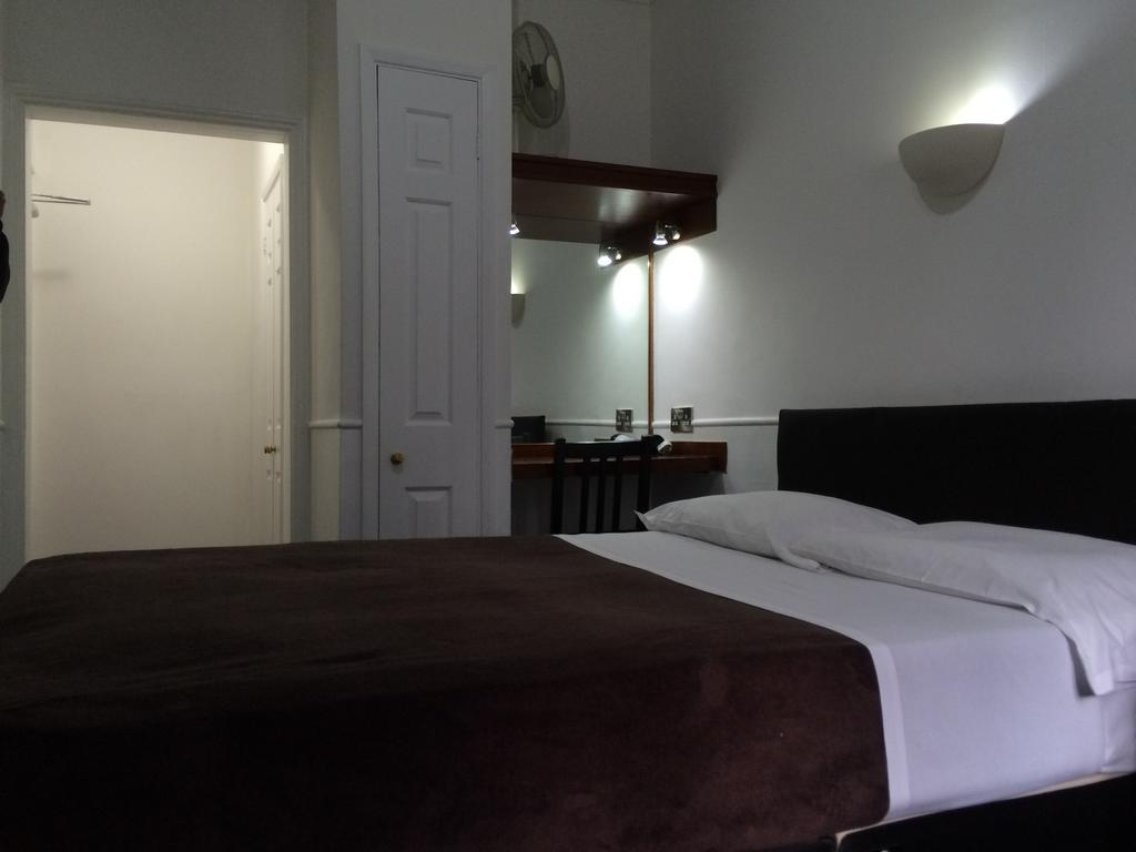 ลอนดอน คอนติเน็นตัล โฮเต็ล Hotel ห้อง รูปภาพ